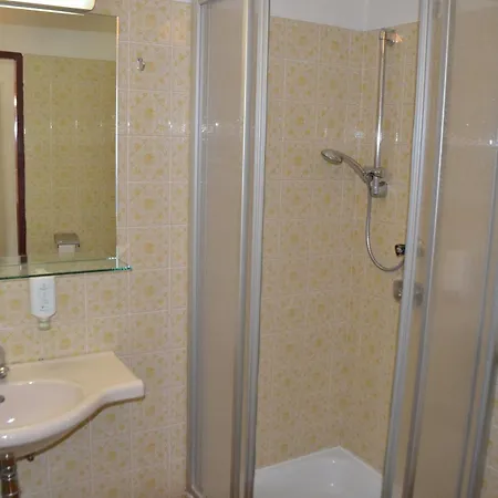 Ξενοδοχείο Garni Bad Schallerbach